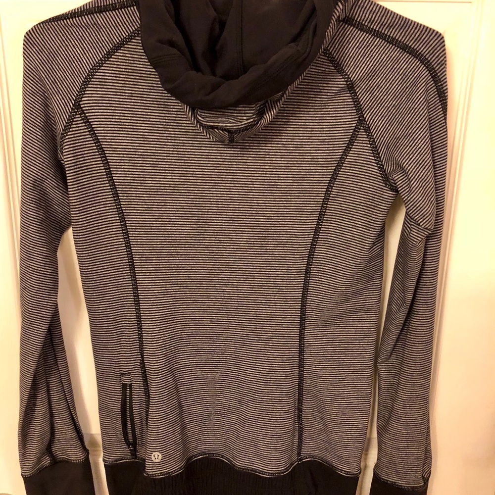 Lulu Lemon Pullover Hoodie, Size 4